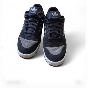 adidas Men's Navy & Gray Low-Top Sneakers